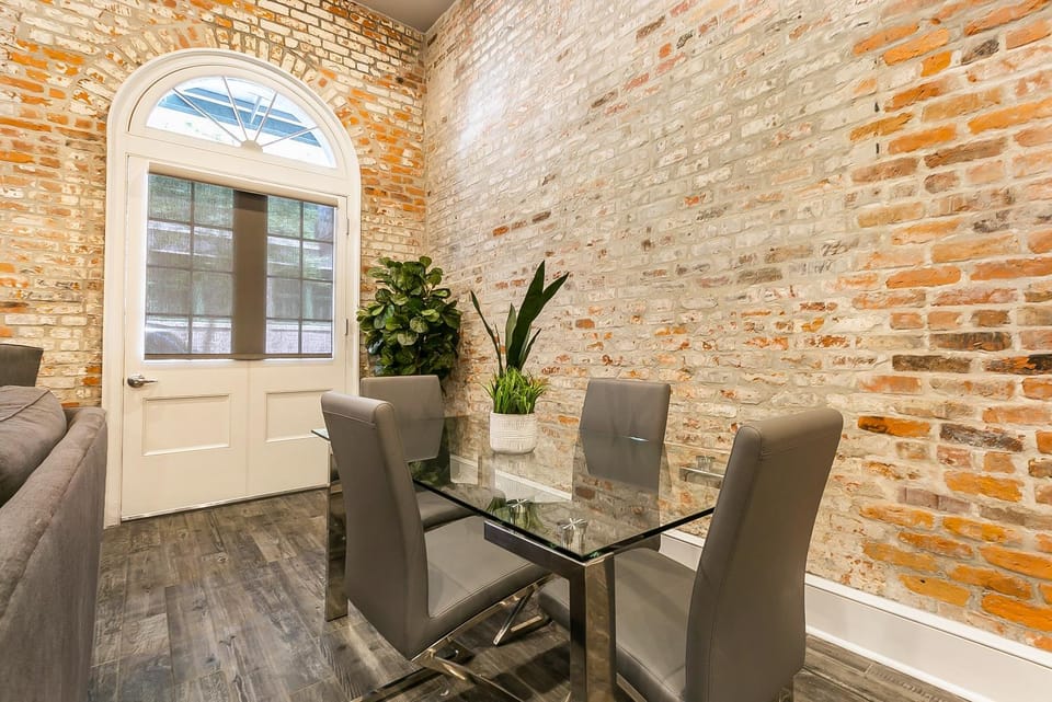The Bordeaux House in Warehouse District
