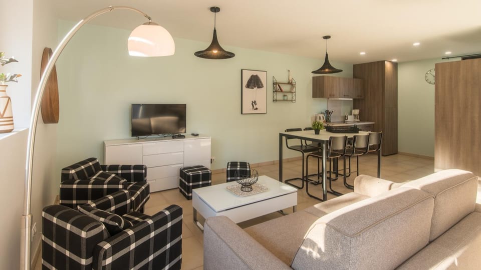 Living room, Dining area