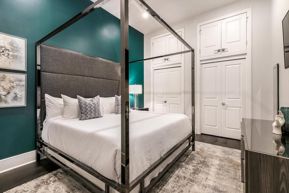 The Jazz Apartment in Warehouse District