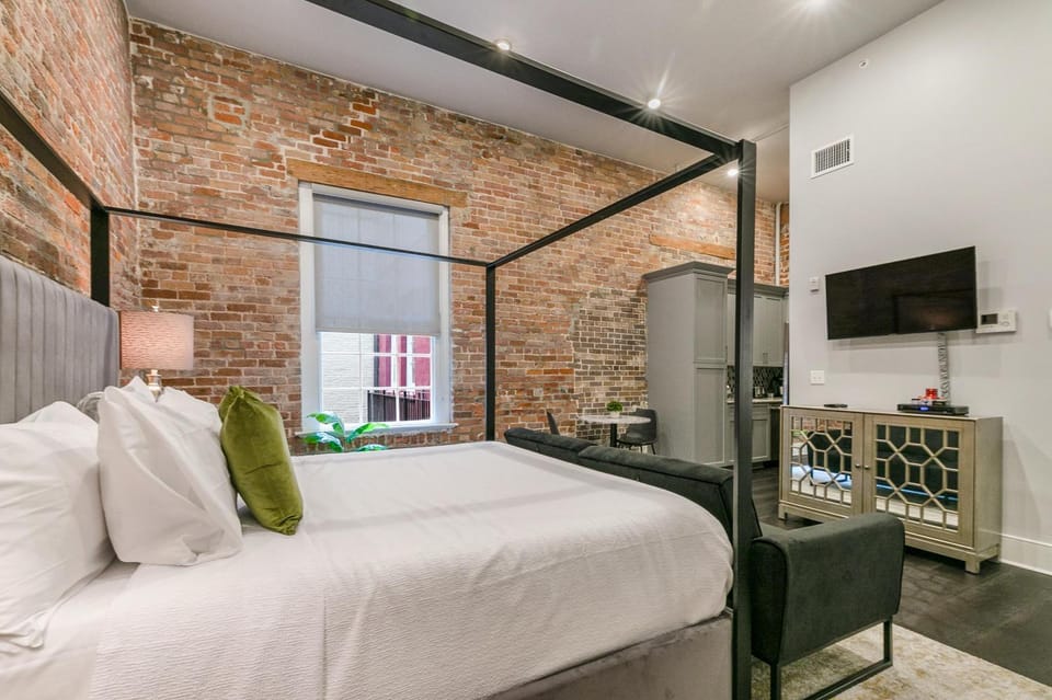 The Sazerac Apartment in Warehouse District
