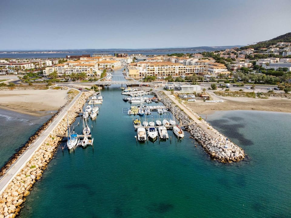 Appartement T2 en front de mer avec terrasse et parking, Sète - FR-1-472-121 Apartment in Occitanie