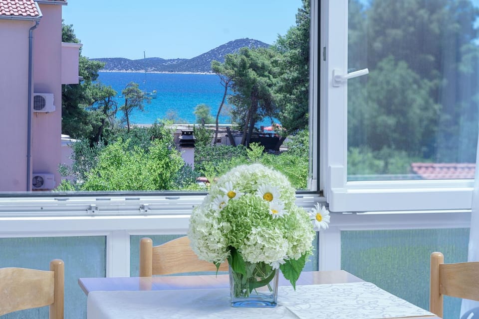 Dining area, Sea view