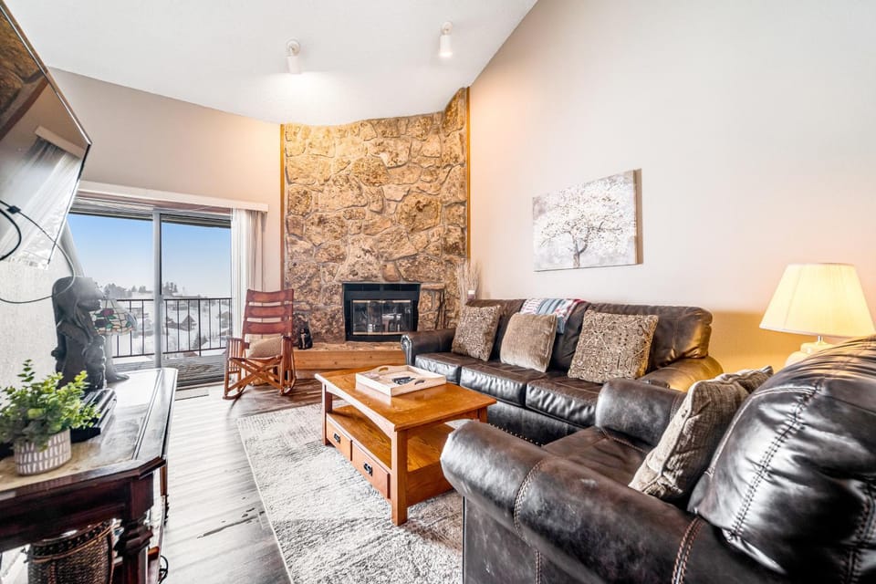 Granby Condo with Views Apartment in Granby