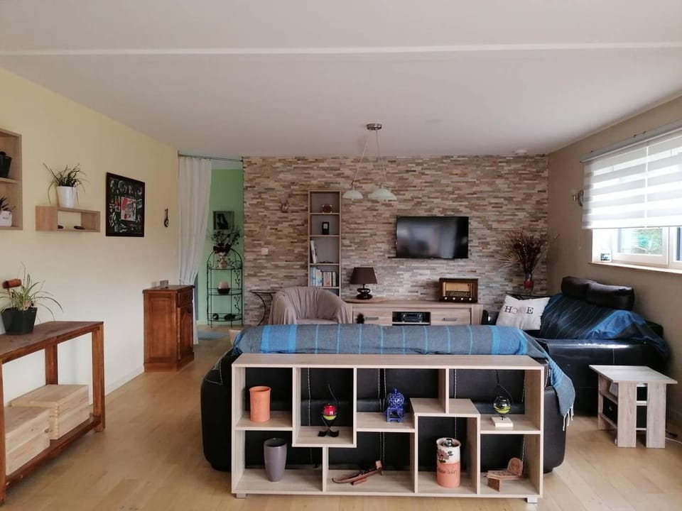 Villa en bois récente avec jardin, WIFI à 800m du centre de TREBEURDEN - Réf 668 Villa in Brittany