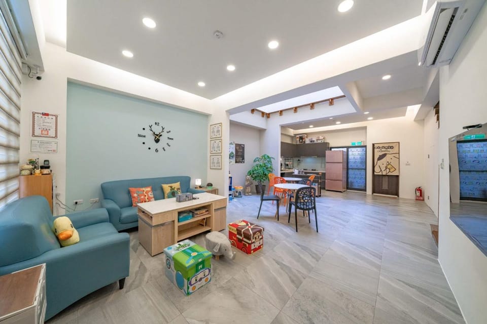 TV and multimedia, Kitchen or kitchenette, Living room, Dining area