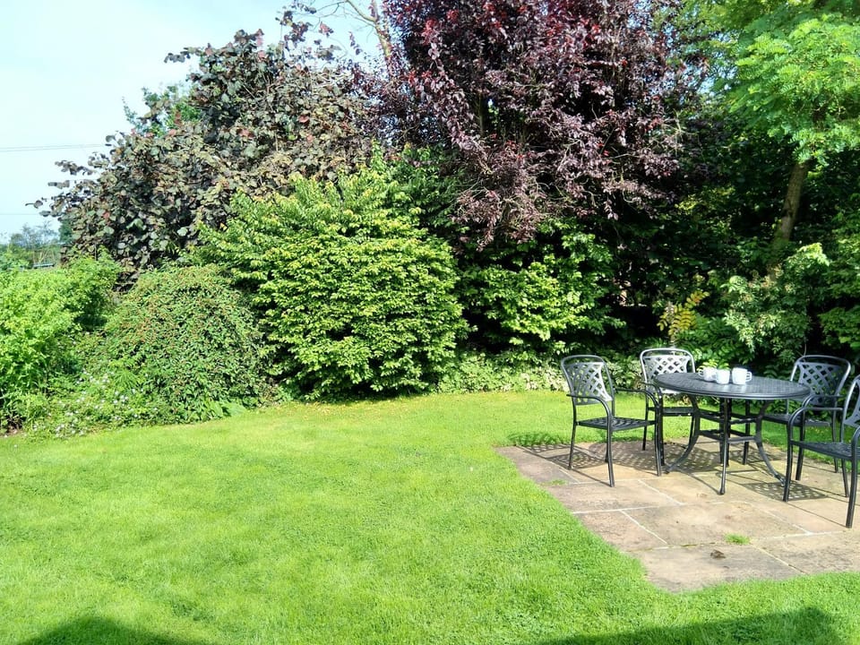 BBQ facilities, Garden