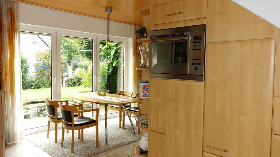 Kitchen or kitchenette, Food