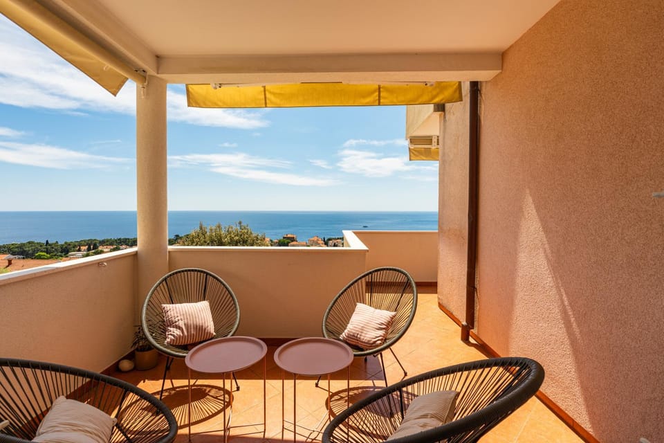 Day, Natural landscape, View (from property/room), Balcony/Terrace, Seating area, Sea view