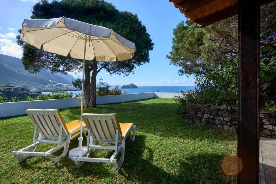 Sea view, sunbed