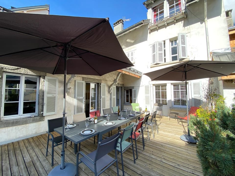 View (from property/room), Balcony/Terrace, Dining area