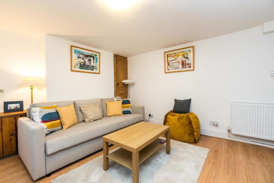NEW Stylish 1 Bedroom Flat with Garden | London Apartment in London Borough of Southwark
