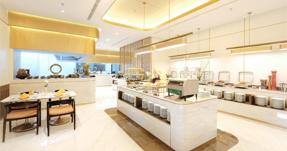 Restaurant/places to eat, Buffet breakfast