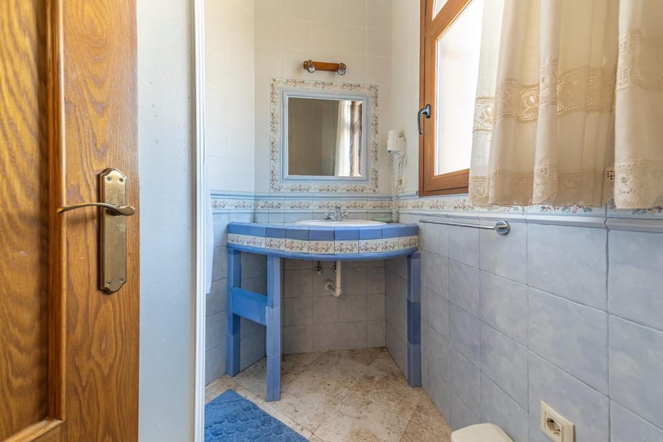 Casa Rural La Higuera I Puy du Fou Country House in Castile-La Mancha