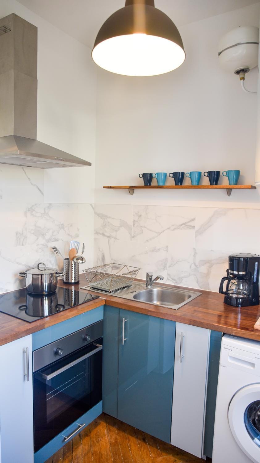 Kitchen or kitchenette