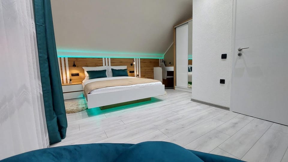 Bed, Photo of the whole room, Bedroom, wardrobe