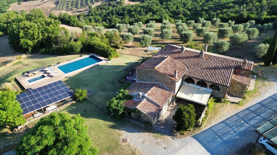 Podere Aiole Farm Stay in Tuscany