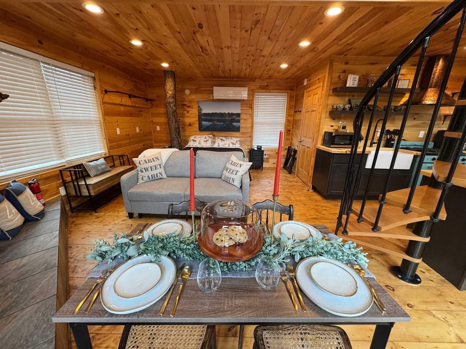 Seating area, Dining area