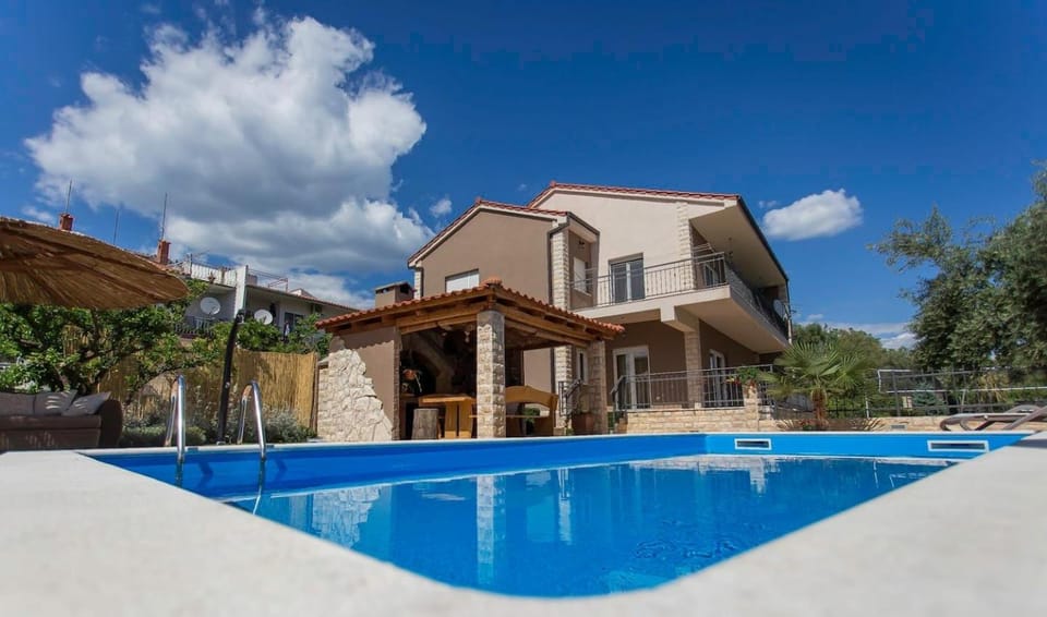 Property building, Swimming pool