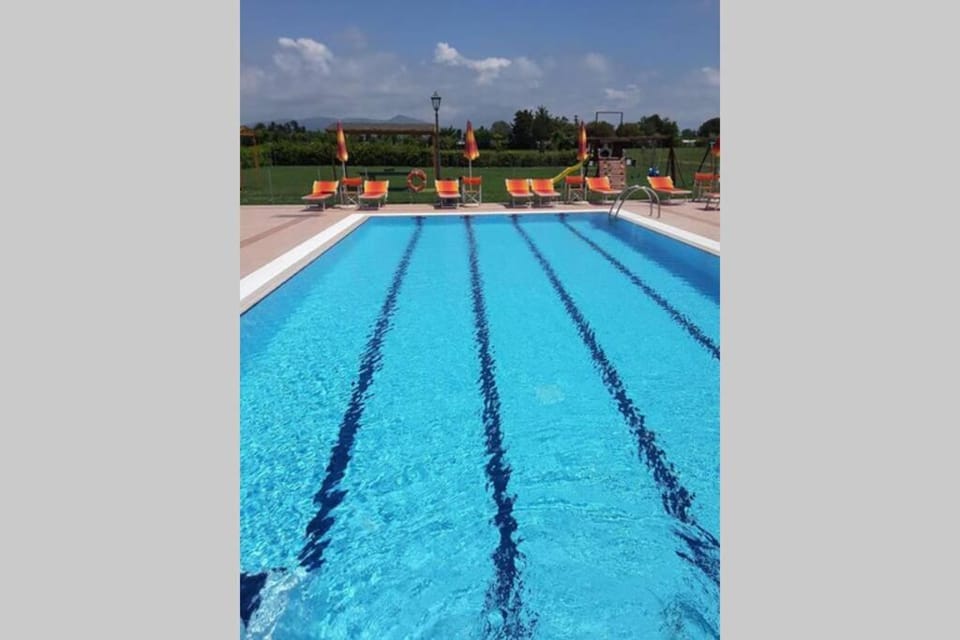 Ampio appartamento con piscina in prossimità del mare Apartment in Tuscany