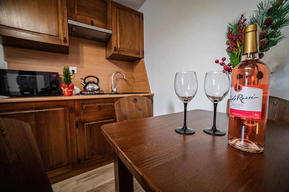 Coffee/tea facilities, Kitchen or kitchenette, Communal kitchen, Drinks, Alcoholic drinks