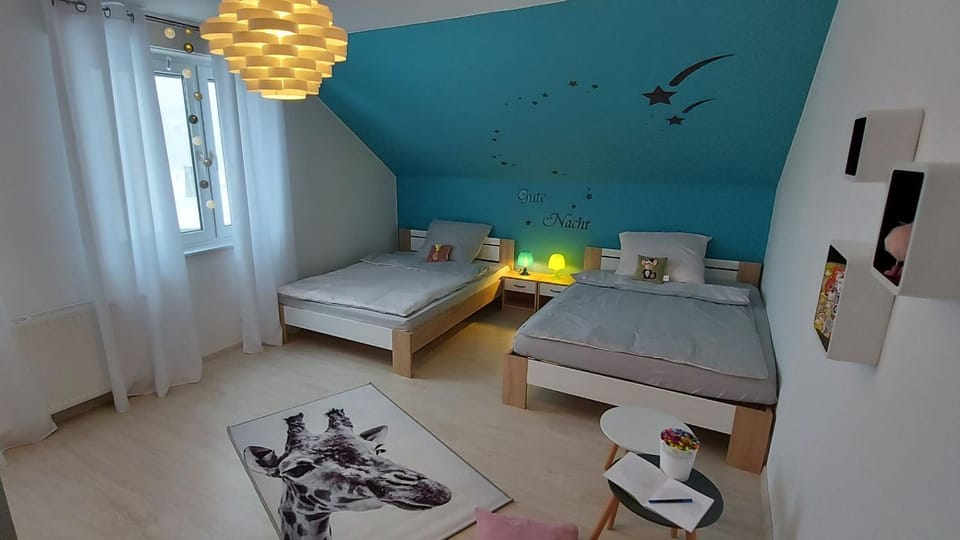 Bed, Photo of the whole room, Bedroom, children