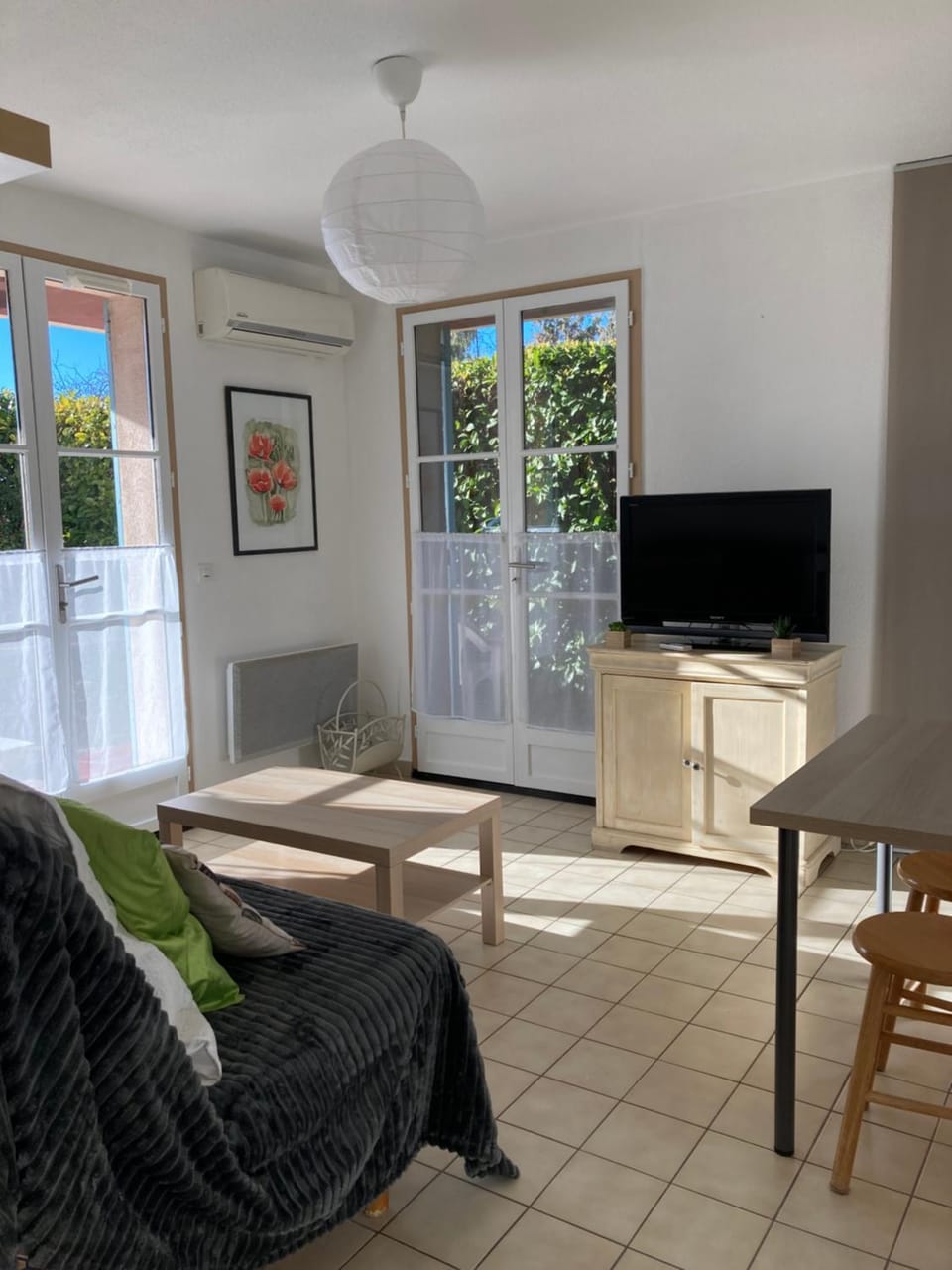 TV and multimedia, Seating area