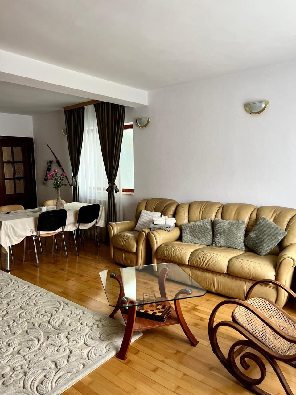 Living room, Dining area