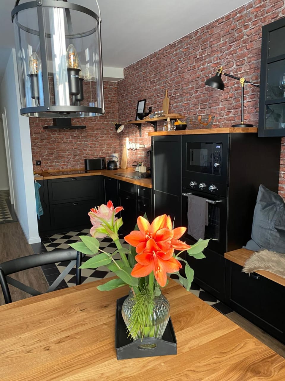 Kitchen or kitchenette, Seating area
