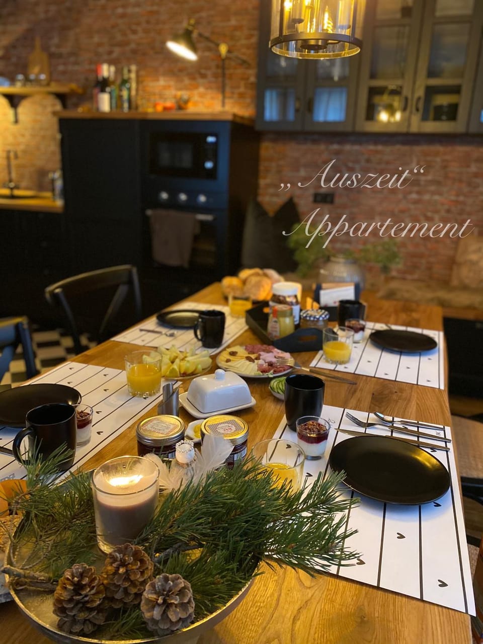 Kitchen or kitchenette, Seating area