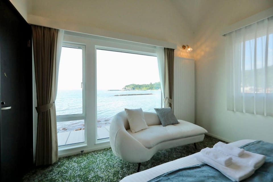 Bed, Bedroom, City view