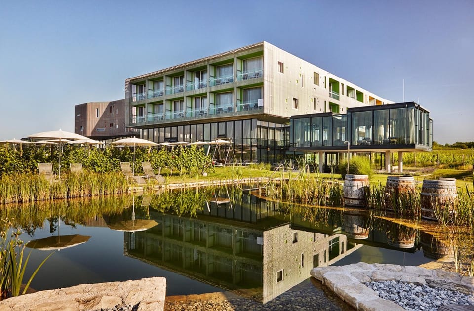 Property building, Natural landscape, Garden, Lake view, Swimming pool