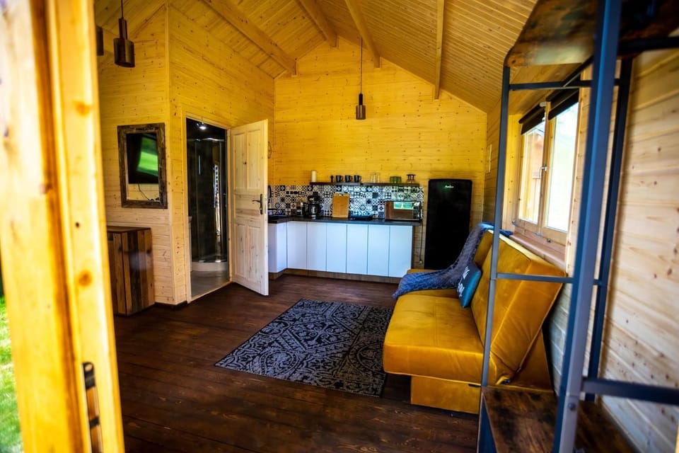 Bed, Kitchen or kitchenette, Bedroom