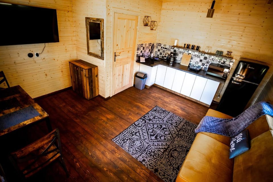 Bed, TV and multimedia, Kitchen or kitchenette, Bedroom