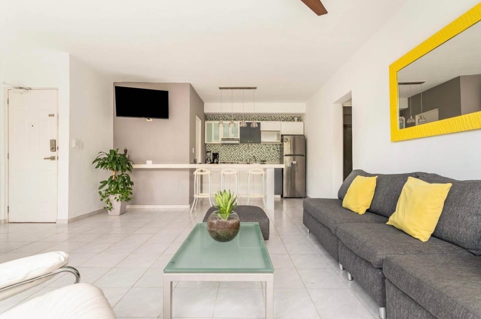 TV and multimedia, Kitchen or kitchenette, Living room, Seating area, minibar, air conditioner