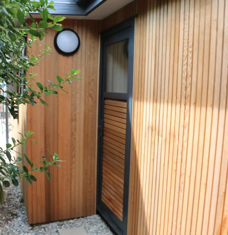 Property building, Facade/entrance, Street view, Certificate/Award
