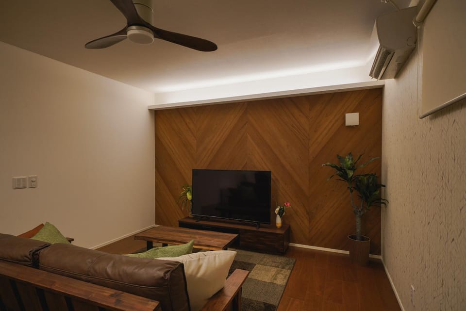 TV and multimedia, Living room, Evening entertainment