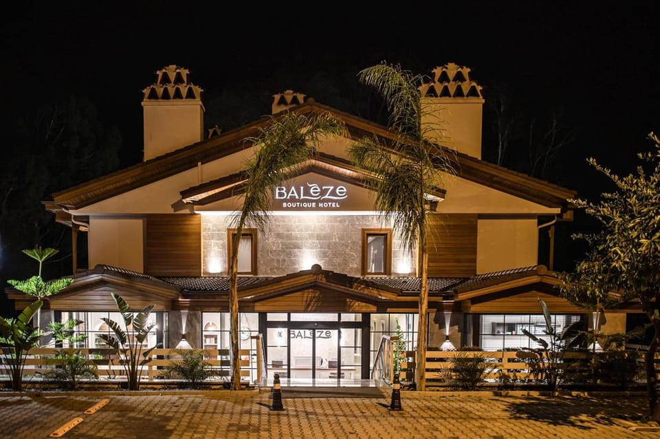 Facade/entrance