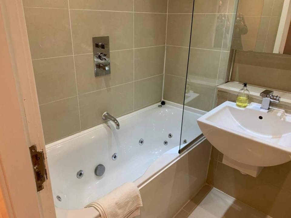 Contractor Bookers Liverpool City Centre Apartment in Liverpool