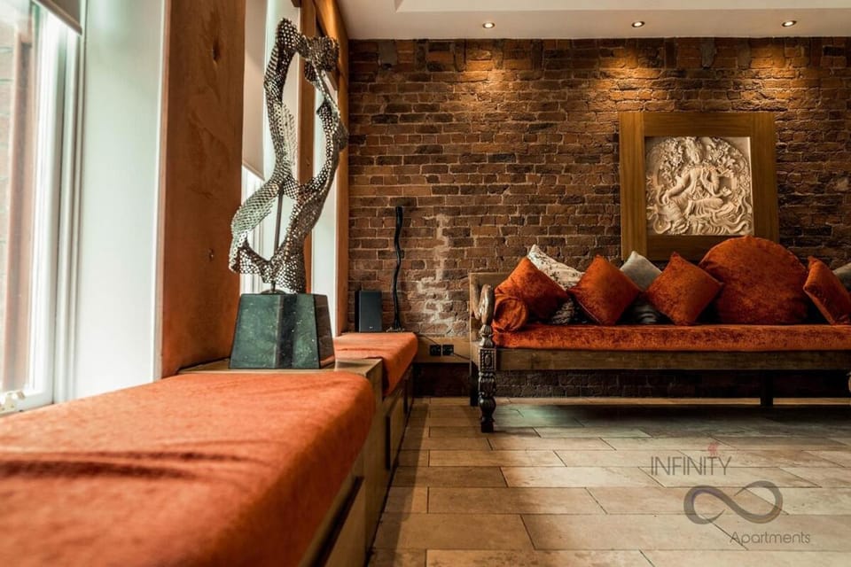 The Famous Floor Sleeps 26 and Group Acc Sleeps30 Apartment in Liverpool