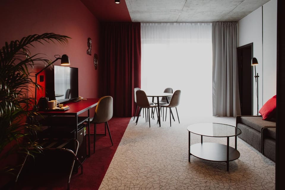 TV and multimedia, Seating area
