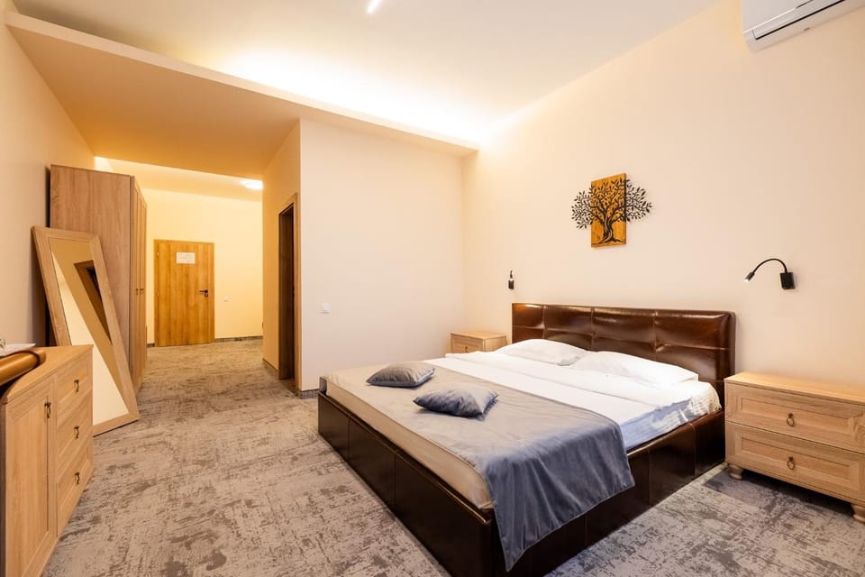 Photo of the whole room, Bedroom, air conditioner