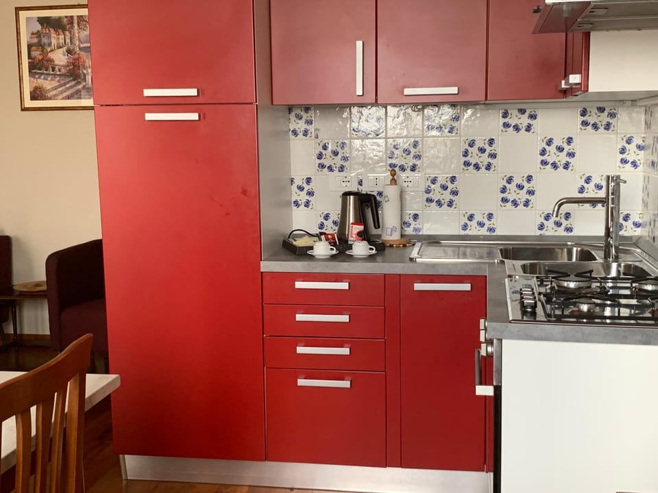 Kitchen or kitchenette