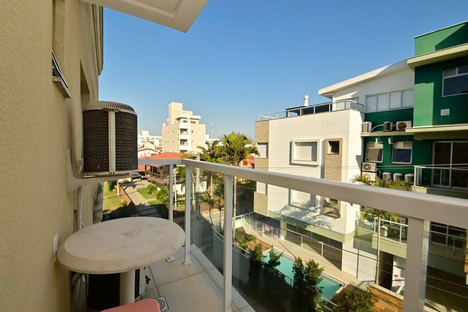 Apto c/ Vista Deslumbrante, 50m da Praia ING9301 Apartment in Florianopolis