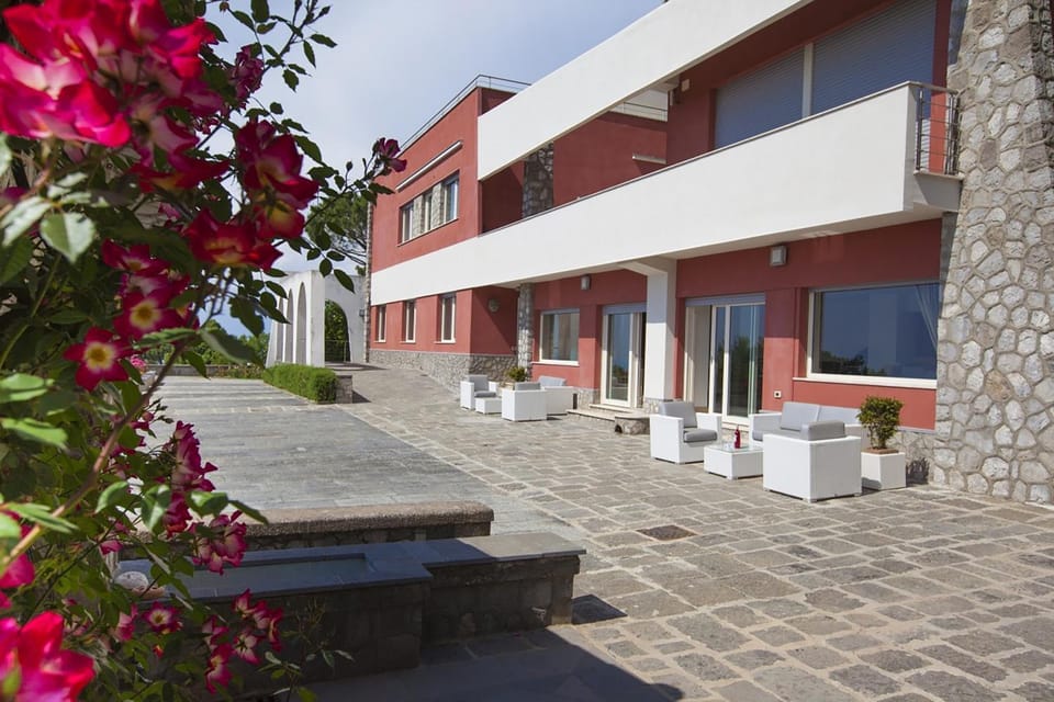 Property building, Facade/entrance, Off site