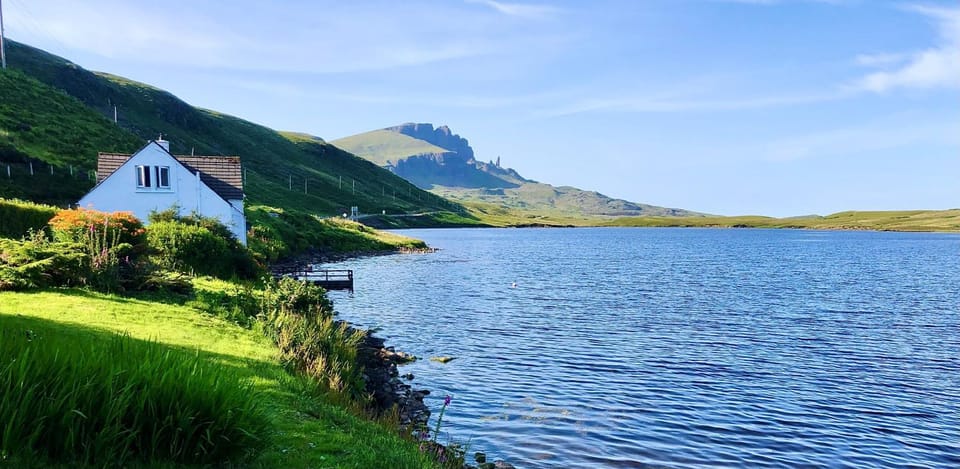 Nearby landmark, Day, Natural landscape, View (from property/room), Mountain view
