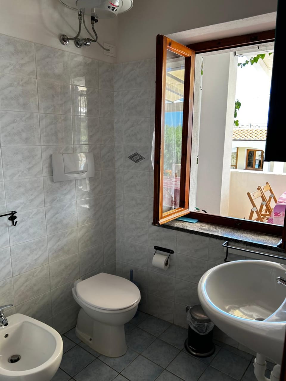 Shower, Sea view, hair dryier, towels