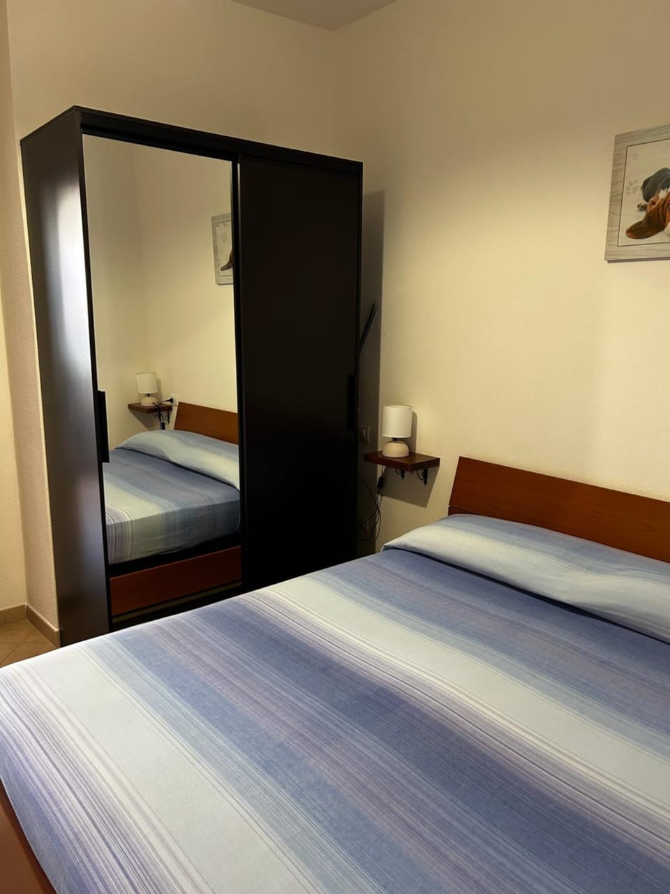 Bedroom, flat iron, heating, safe, towels, air conditioner