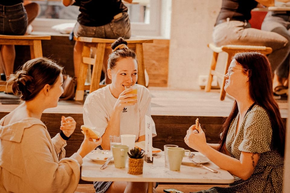 Breakfast, group of guests