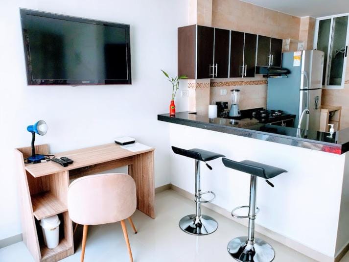 Kitchen or kitchenette, Seating area, Dining area