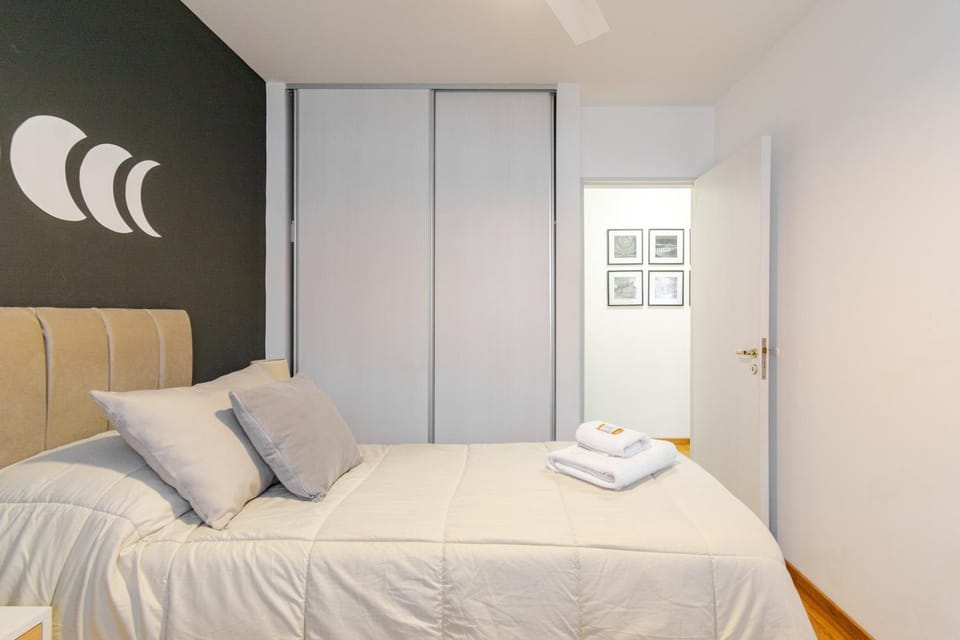 Bed, Bedroom, towels, wardrobe